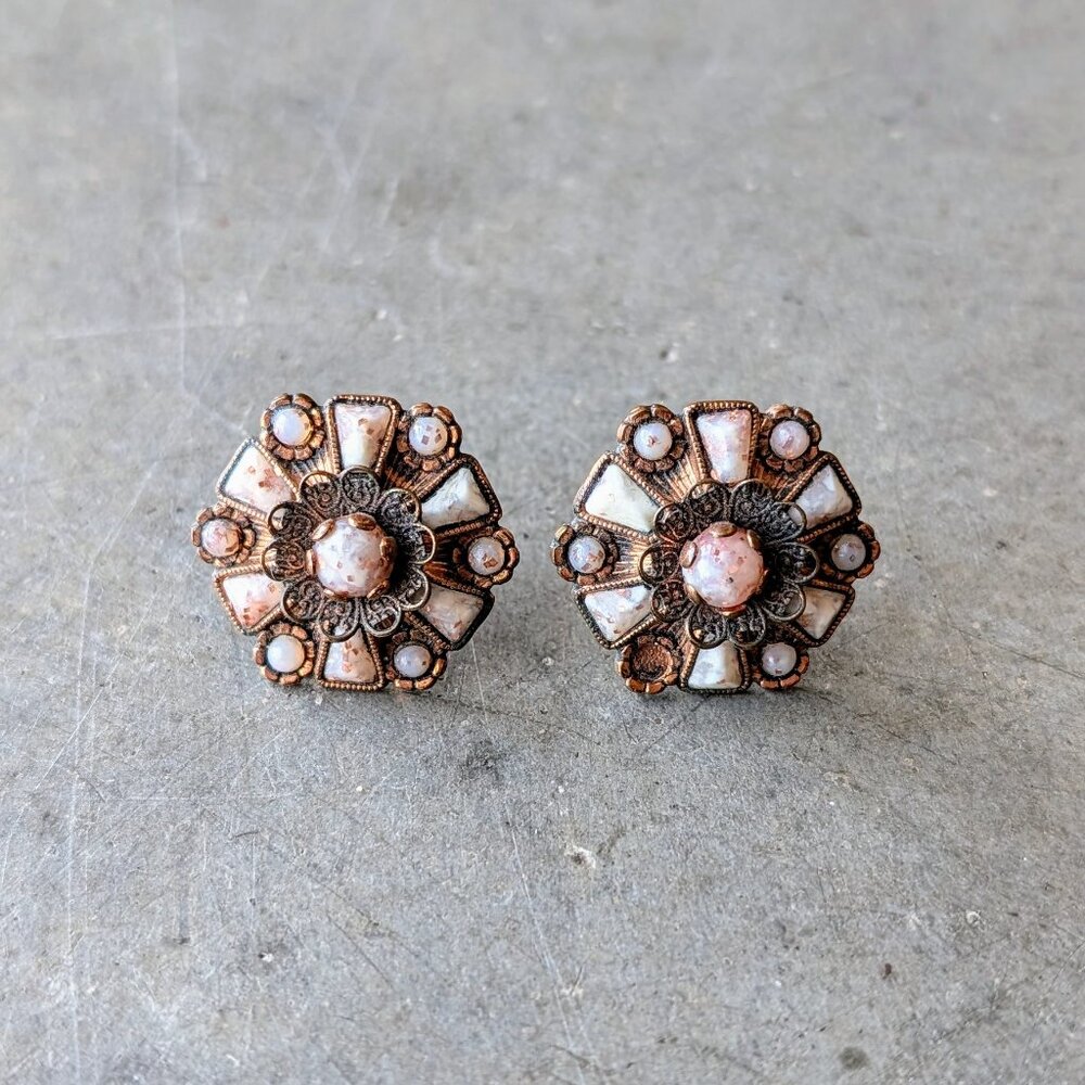 Vintage Art Deco Fluss Glass Pink Stone Bronze Metal Screwback Earrings